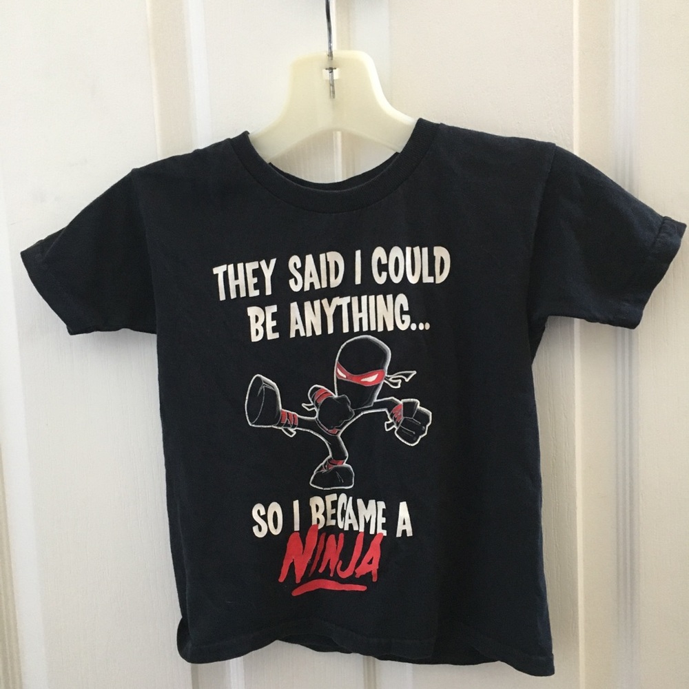 FINAL MARKDOWN Boys Gildan ninja tee xs